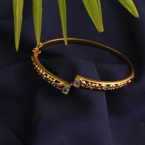 Buy 22Kt Office Wear Gold Bracelet For Women 226VG3564 Online from Vaibhav  Jewellers
