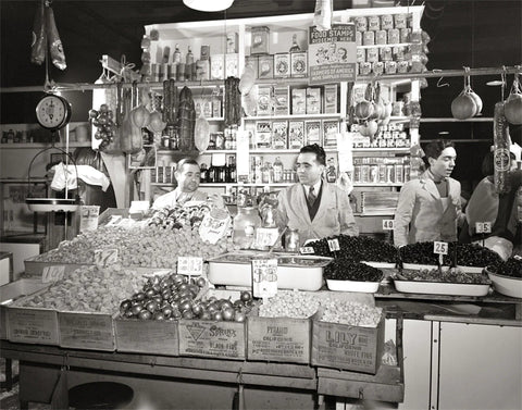Grocers Featuring Italian Foods