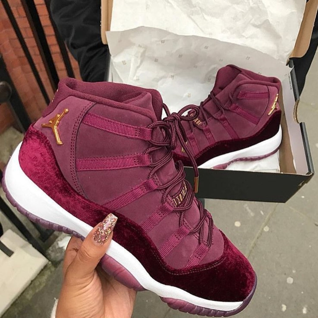 tenis jordan para mujer color vino