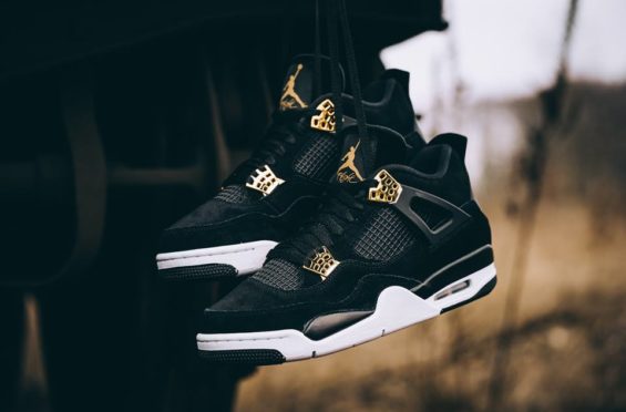 JORDAN RETRO 4 NEGRO DORADO – Sale Importaciones