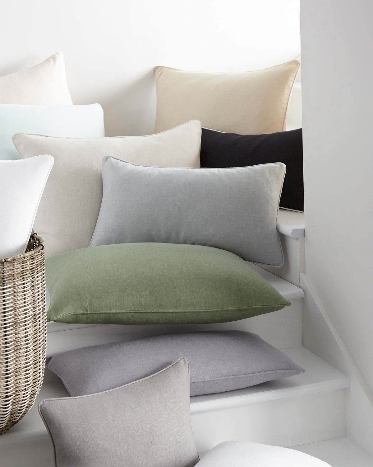 How to Clean Throw Pillows