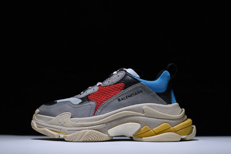 BALENCiAGA triple s Bought on sample sale Worn Depop