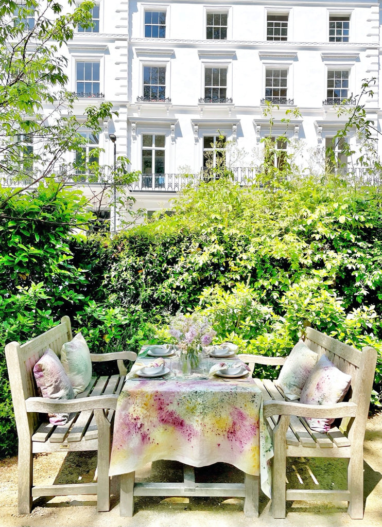 Summer tables by Colleen Kennedy Cohen | featured on Madame de la Maison blog 