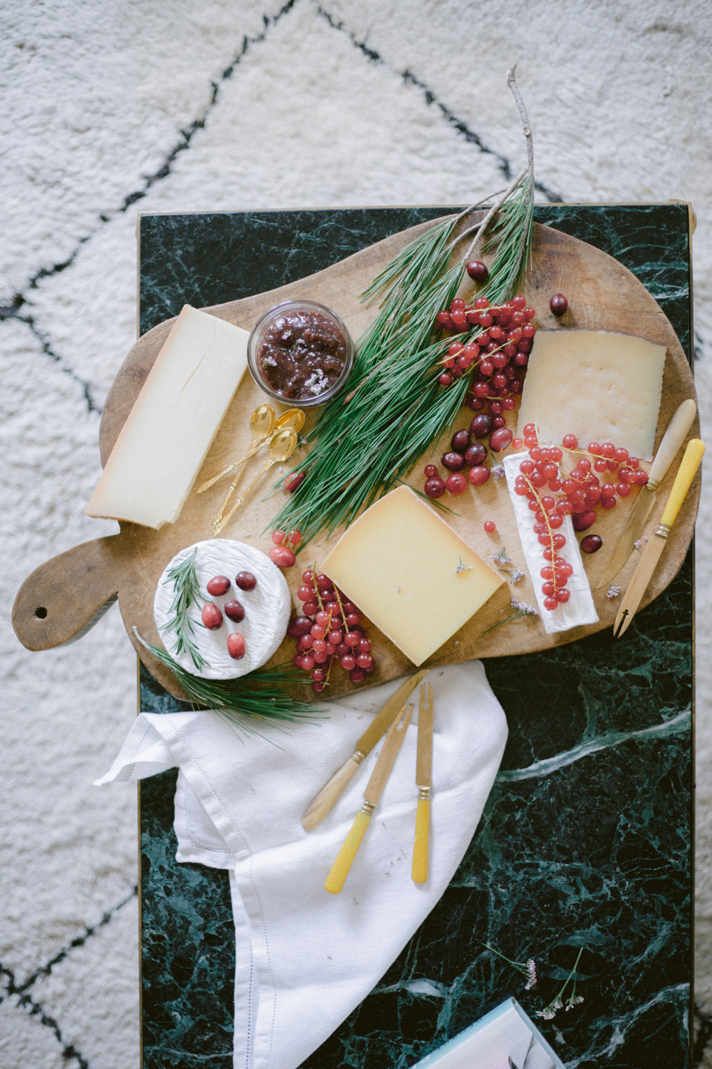 Holiday table inspiration by Madame de la Maison 