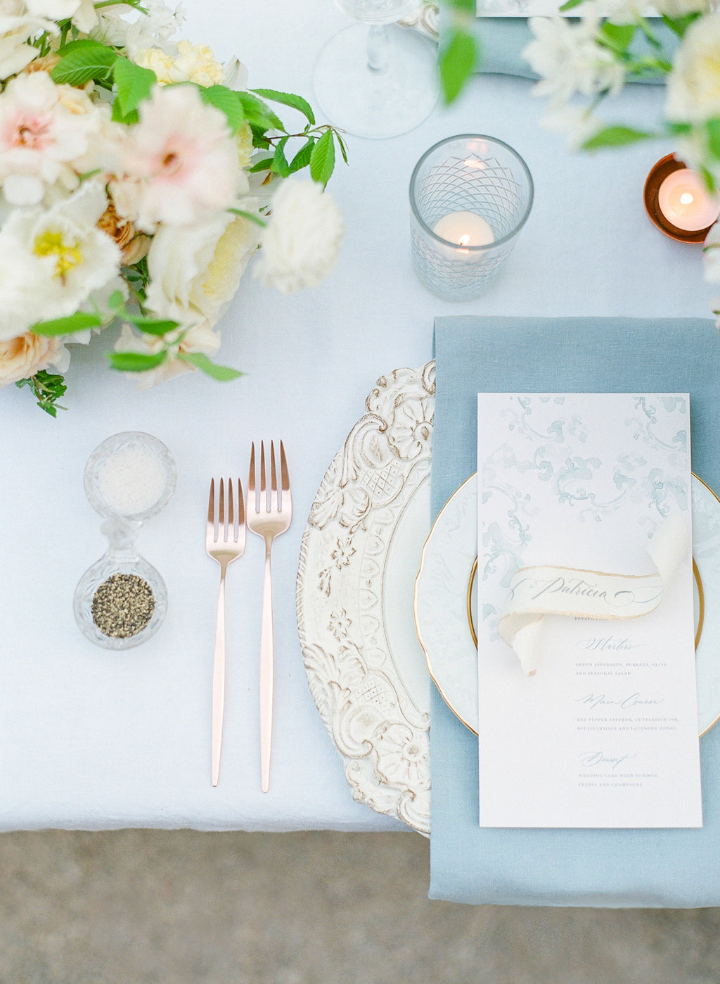 Photo by Oliver Fly, styled by Jennifer Fox Weddings, featuring linens by Madame de la Maison 