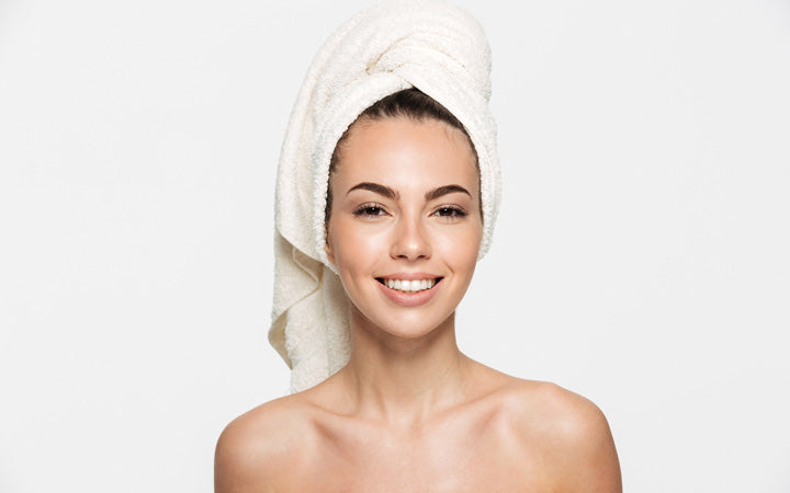 How To Towel-Dry Your Hair The Right Way? – SkinKraft