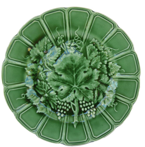 This a wonderful majolica plate made by Sarreguemines. It is stamped on the back Sarreguemines and dates from the 1920's. It is decorated with vine.