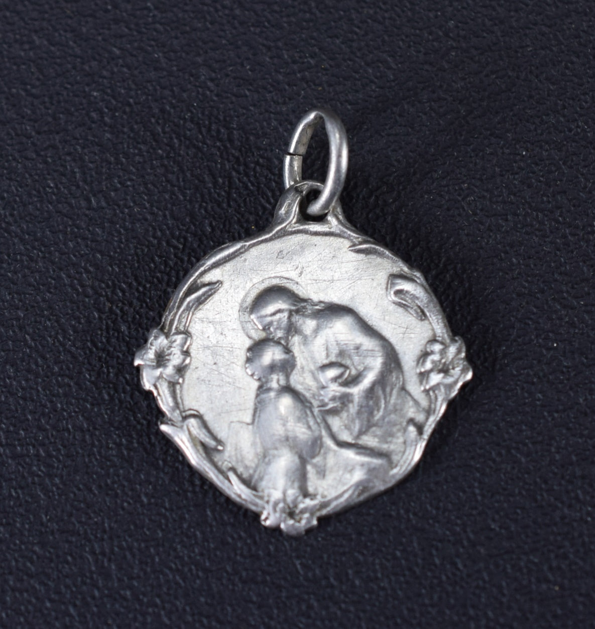 Vintage Art Nouveau Silver Communion Medal – Charmantiques