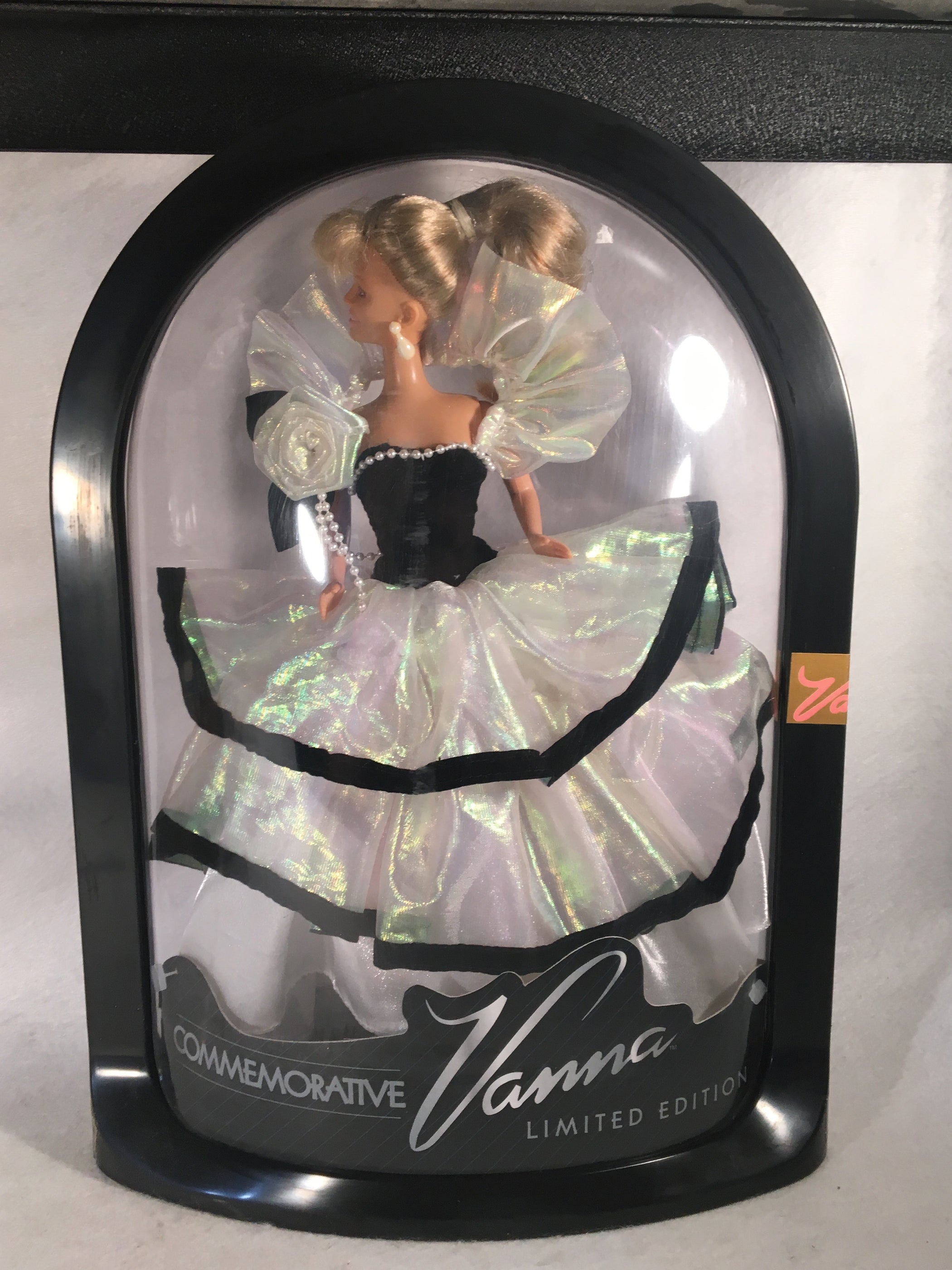 Vanna White Commemorative Doll, Limited Edition HSN96/005 ...