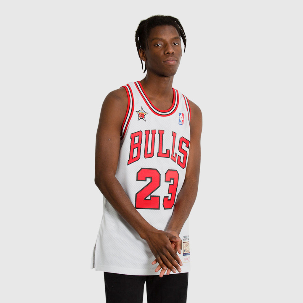 white bulls michael jordan jersey