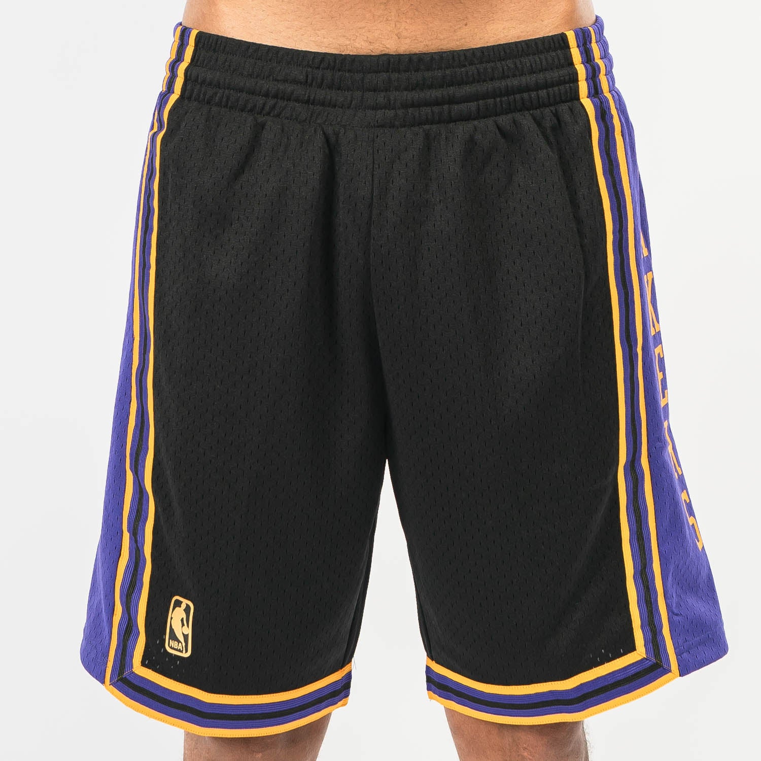 lakers front print shorts