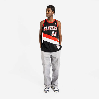 Nike Portland Trail Blazers #0 Dimian Lillard Swingman Jersey - M – Jak of  all Vintage