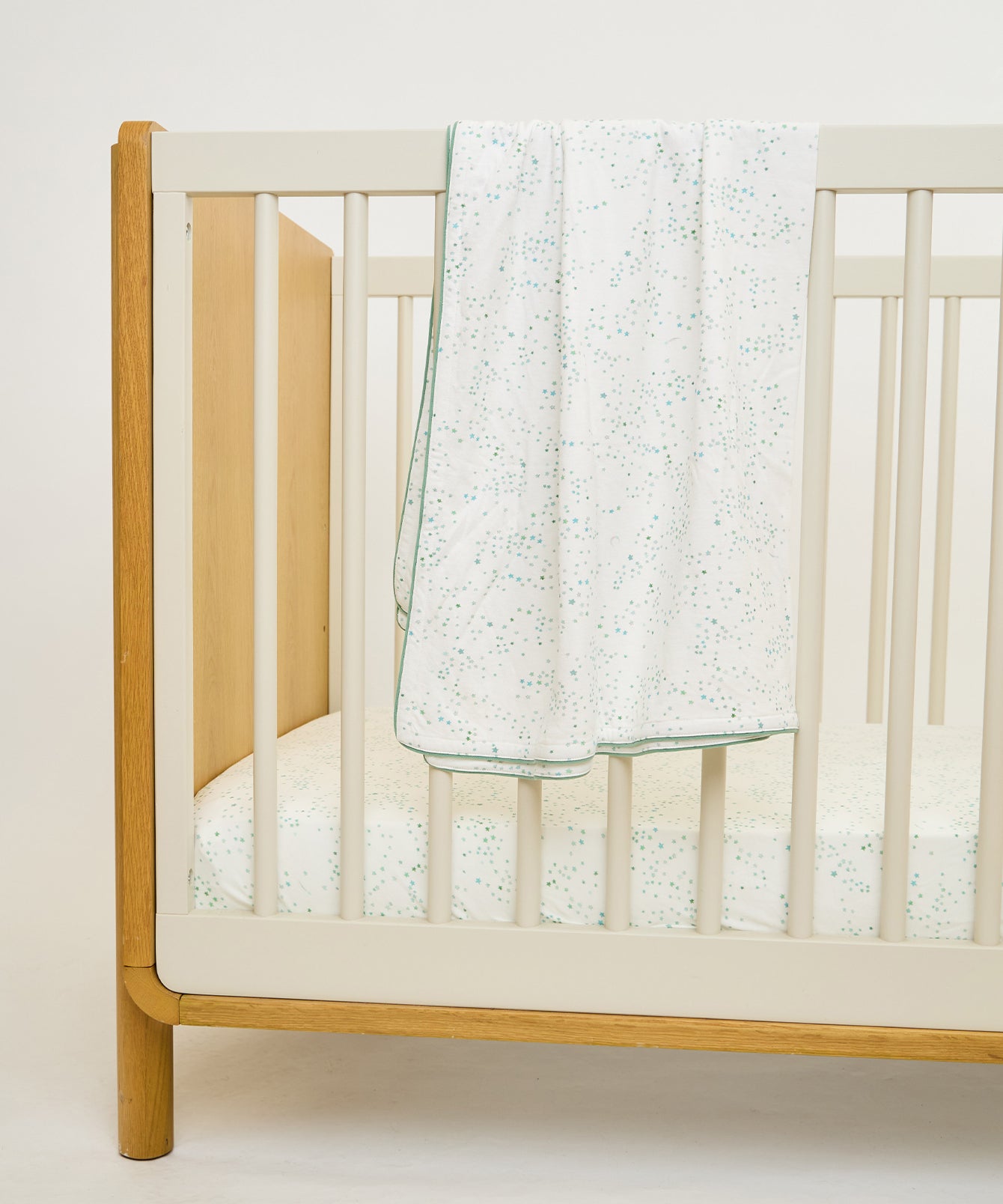 ShaneBlanket SeafoamStar ModelView