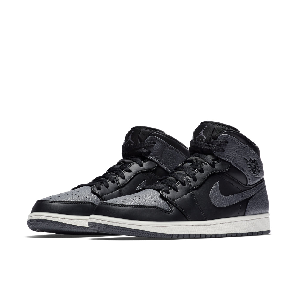 air jordan 1 black white sole