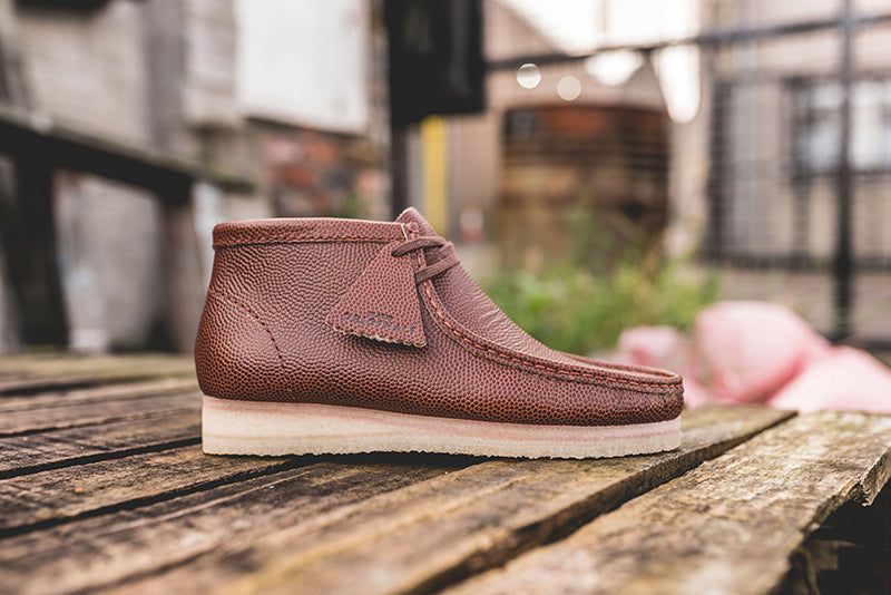 clarks boots wallabee
