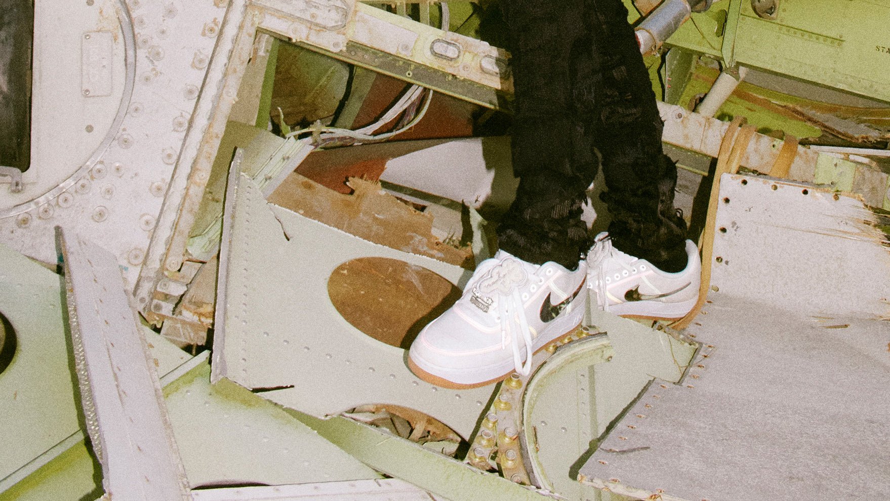 travis scott af1 white