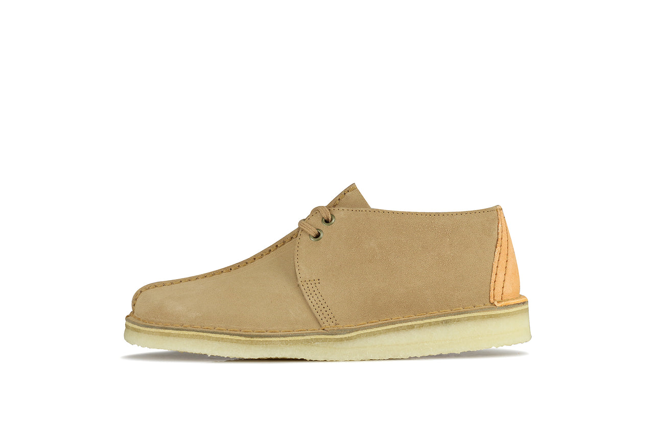 clarks desert trek light tan