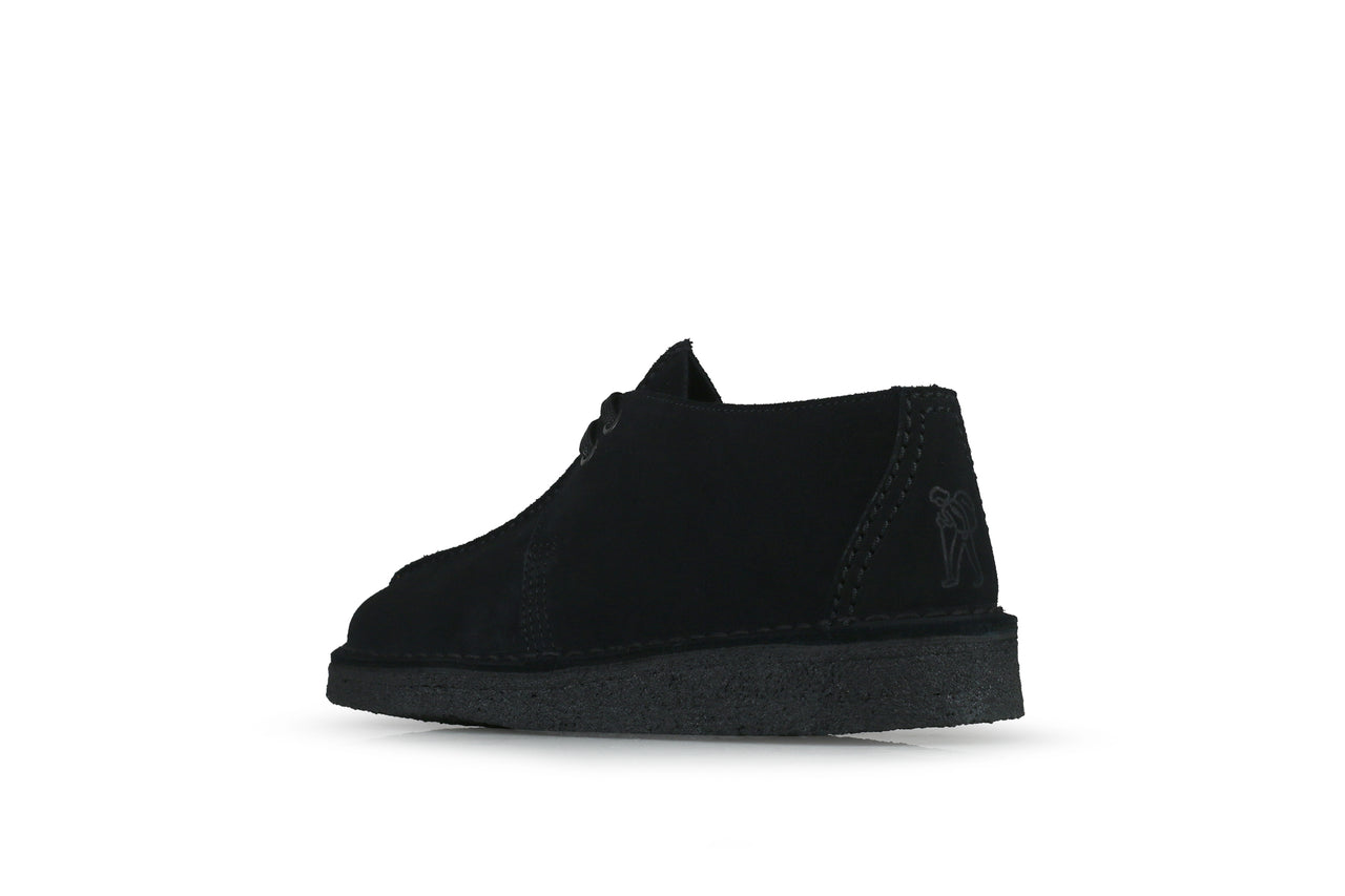 desert trek black suede