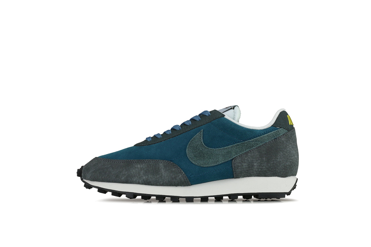 nike daybreak suede