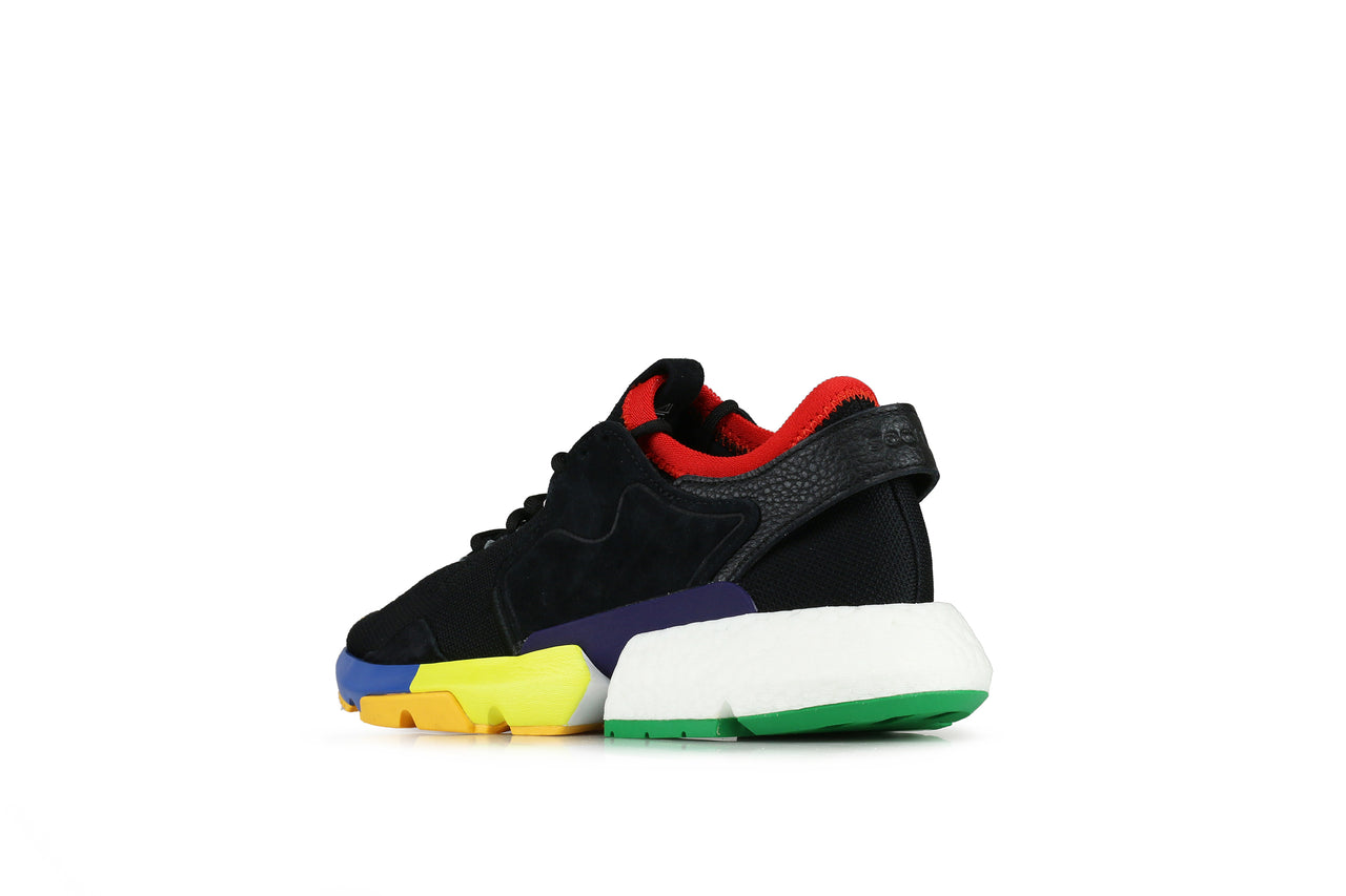 adidas pod social status