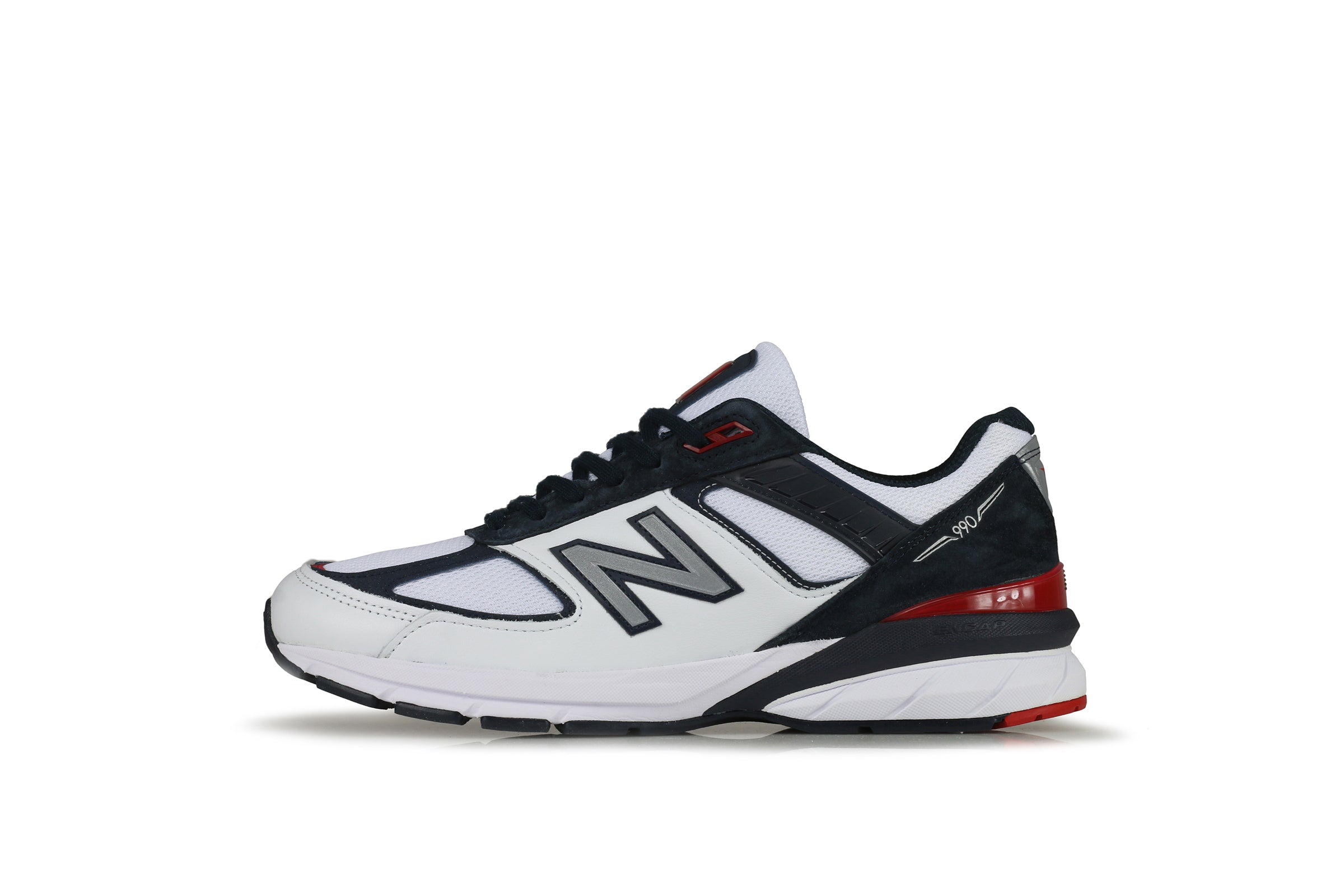 stockists of new balance trainers