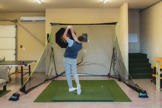 SIGPRO Golf Net indoors