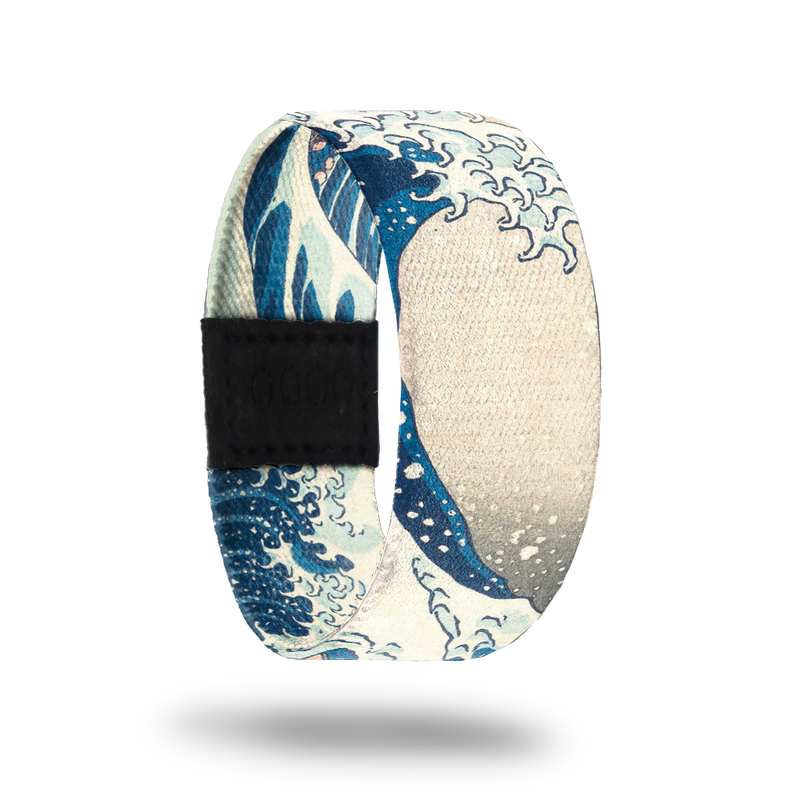 Outside Design of The Great Wave: shows the wave of the classic The Great Wave painting by Katsushika Hokusai