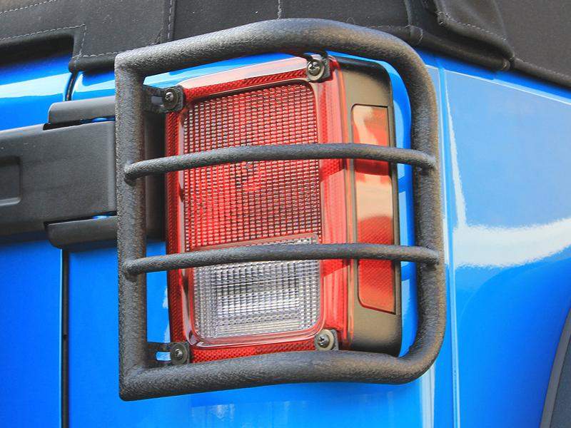 BODY ARMOR 4x4 Wrap Around Tail Light Guards in Black for 07-18 Jeep W –  FORTEC4x4