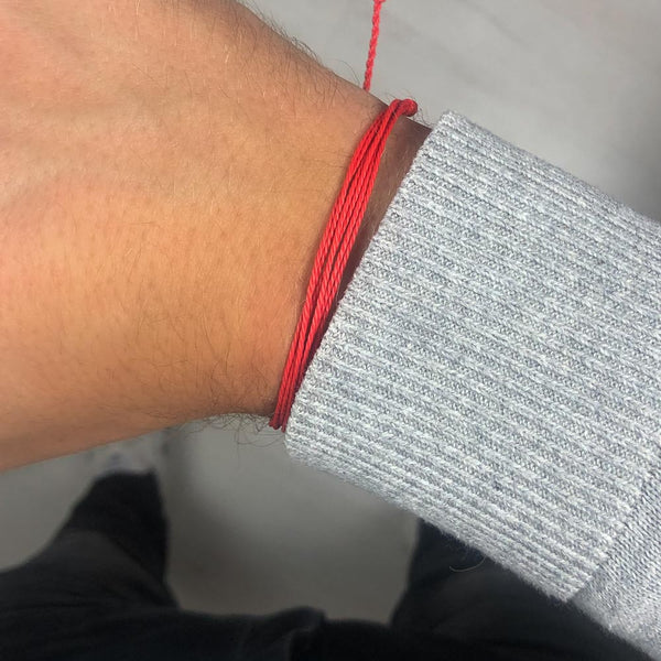 what's the meaning of this bracelet? : r/hinduism