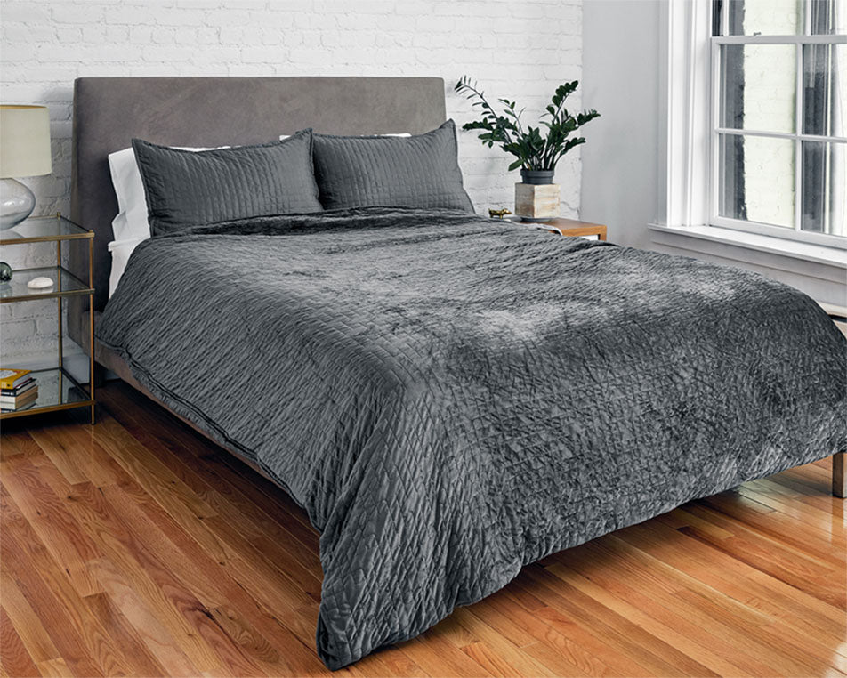 bedding set in gray