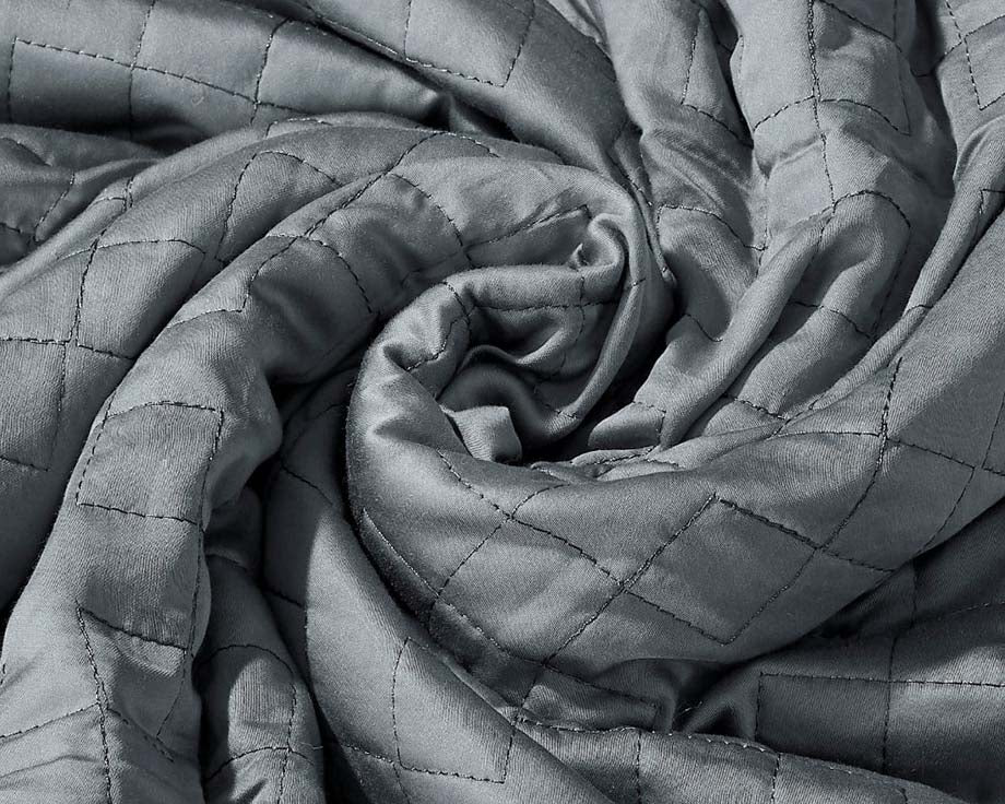 closeup weighted blanket swirl