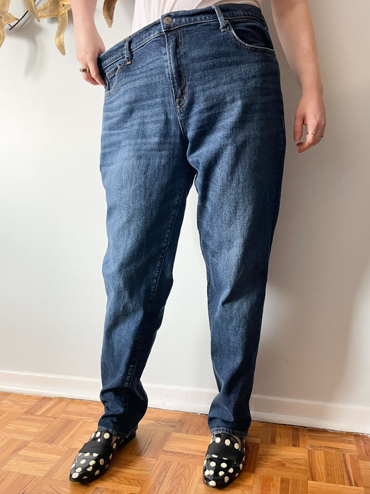  Denim Black Denim Slight Flare Jeans - Size 36 X 32 – Le Prix