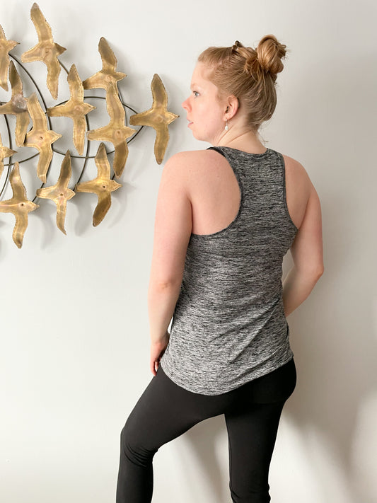 Lululemon Black Racerback Built In Bra Workout Top - Size 6 – Le