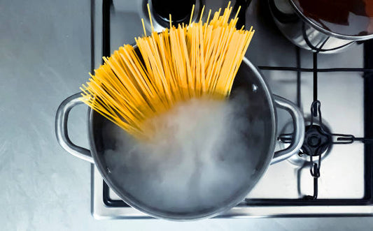 https://cdn.shopify.com/s/files/1/2035/6875/products/cooking-raw-spaghetti-in-the-boiling-water-contained-in-a-saucepan_0e2b2eca-2135-4037-bc17-e5187d059daf.jpg?v=1669763998&width=533