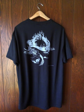 GRAY DRAGON ON BACK OF BLACK T-SHIRT - AutomotiveFineArt.com