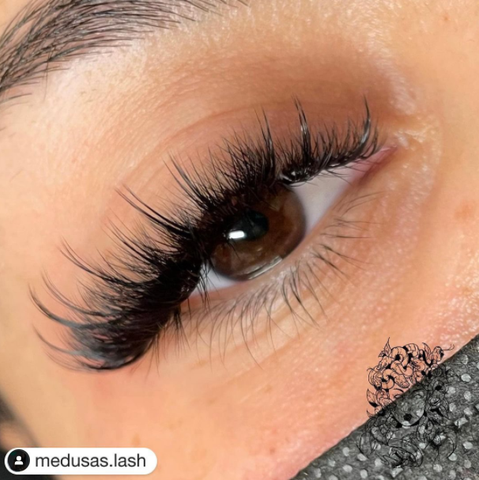 Big and beautiful long false eyelash extensions