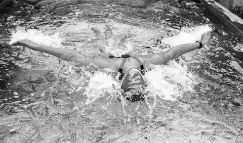 Natation et sport : quelle est la meilleure nage pour les abdos