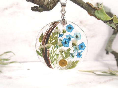 flower pendant with ash