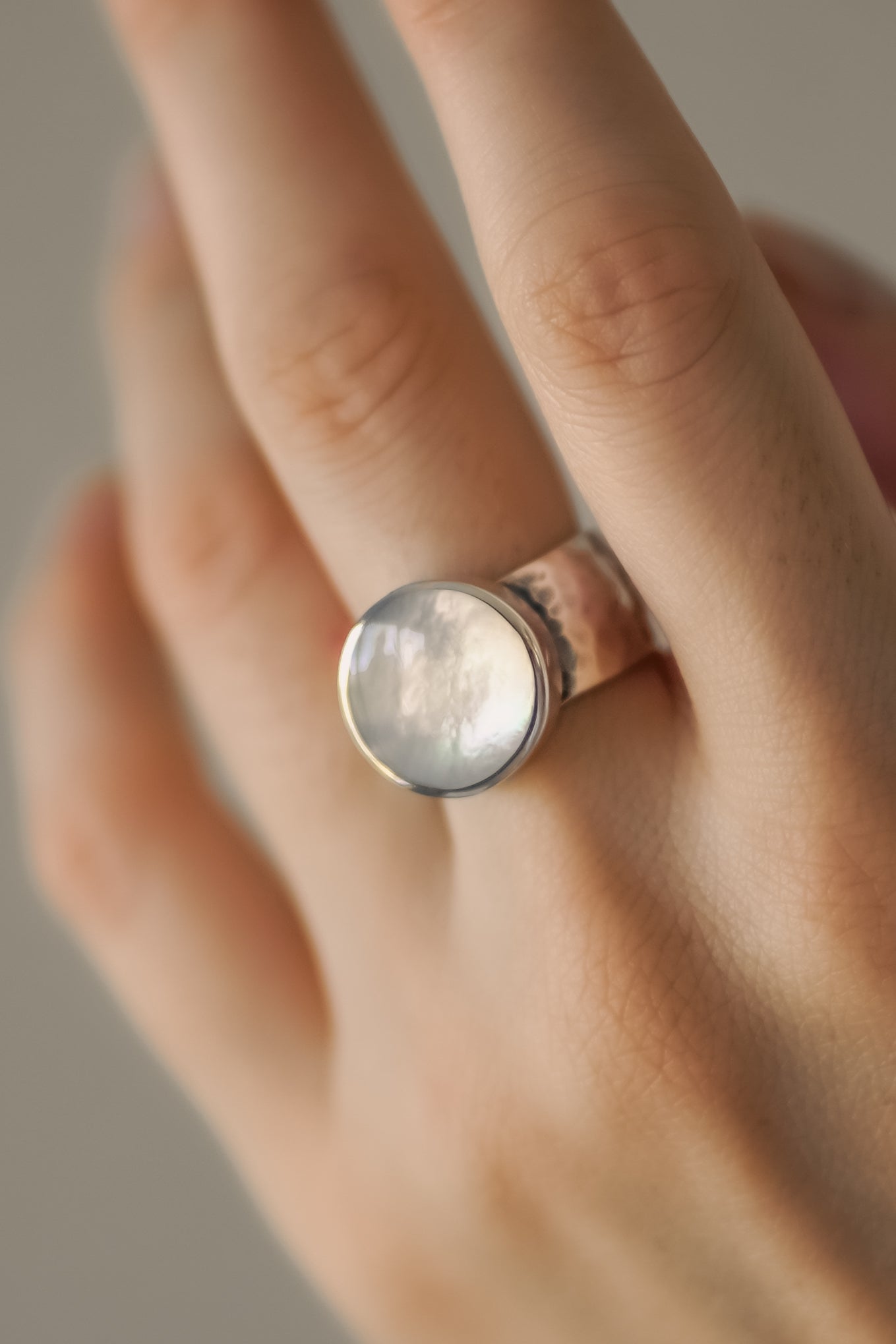 Eléa Mother-of-Pearl Ring – Aquani