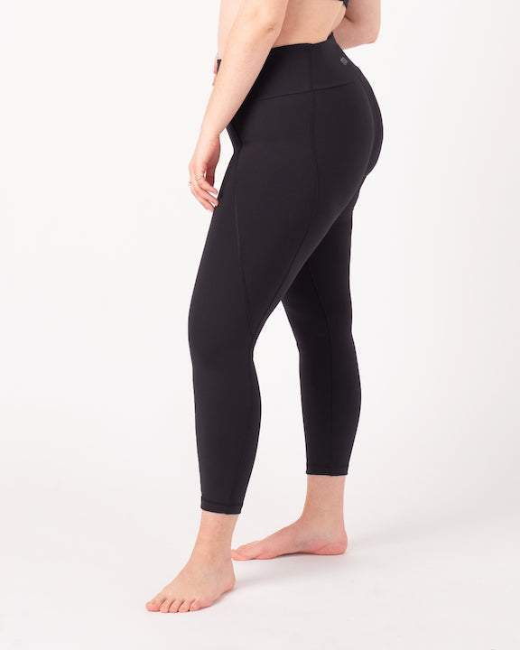 Zyia RED LOGO HIGH RISE LEGGINGS NWT SIZE 2 - $23 - From Anna