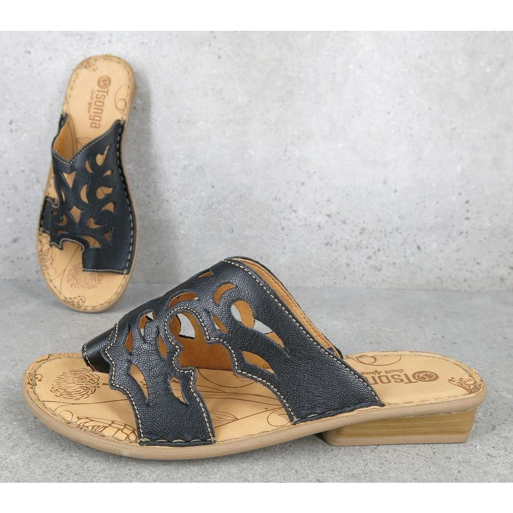 famous footwear naturalizer sandals
