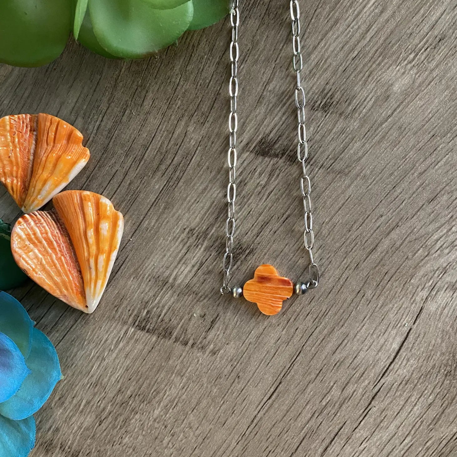 JewelrySpiny Oyster Flowers Chain Necklace - Choker Chain Spring CHO-CHA-018-SPI