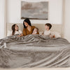 GRAND FAUX FUR KING BLANKETS