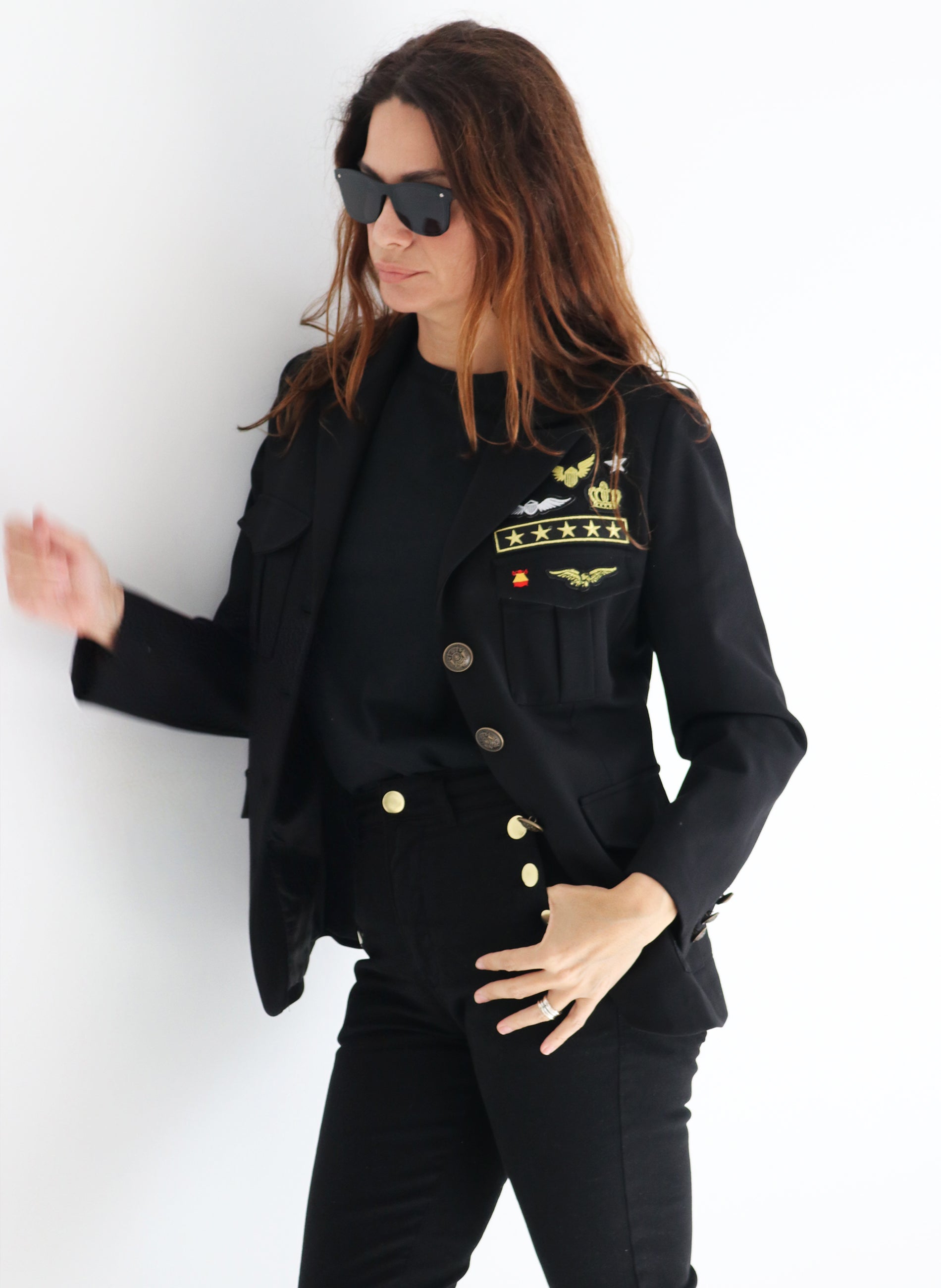 Chaqueta Negra Militar Parches Mujer Capote