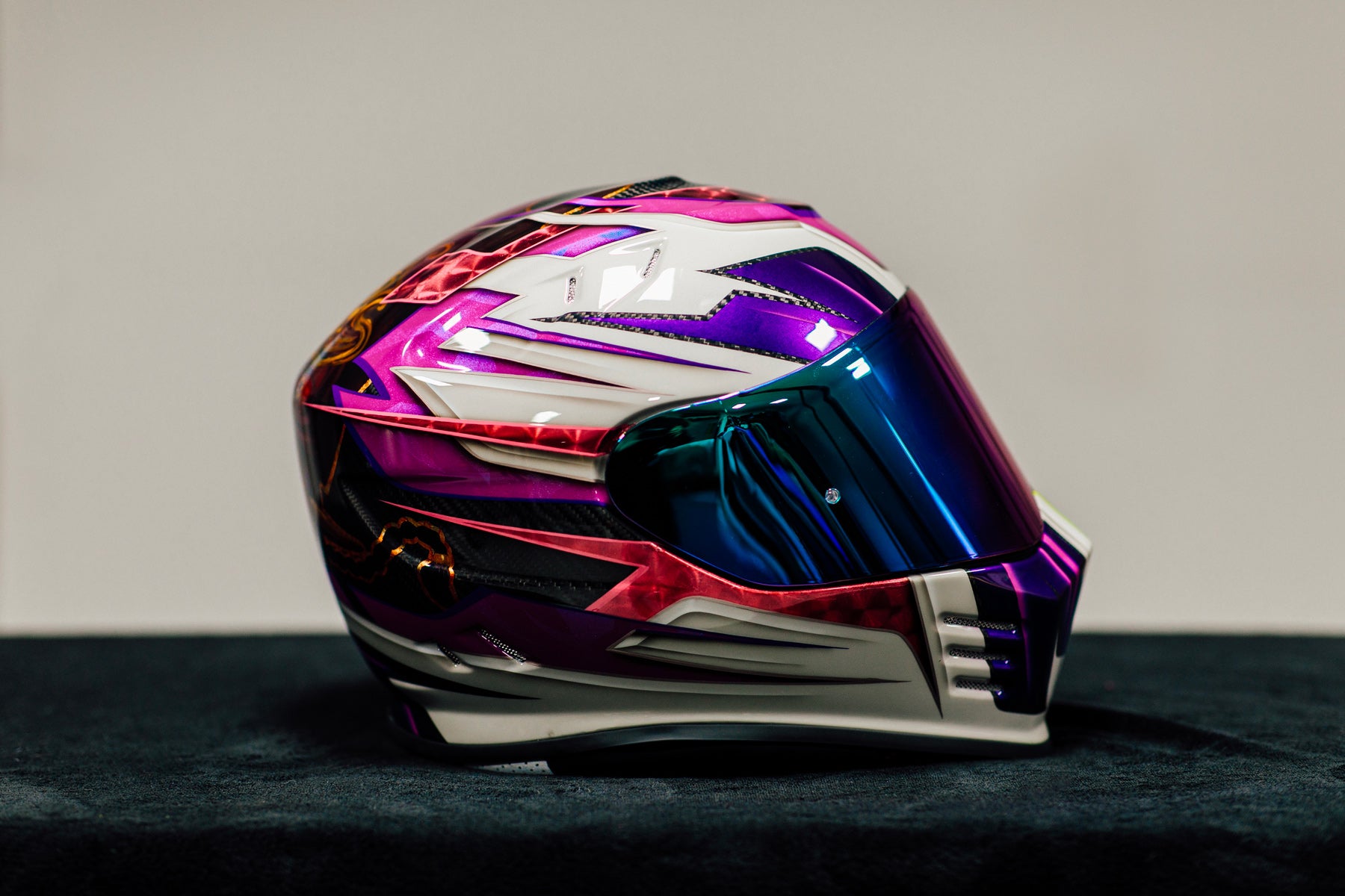 Motorcycle Helmet Painting: Custom Looks For Riding/Racing