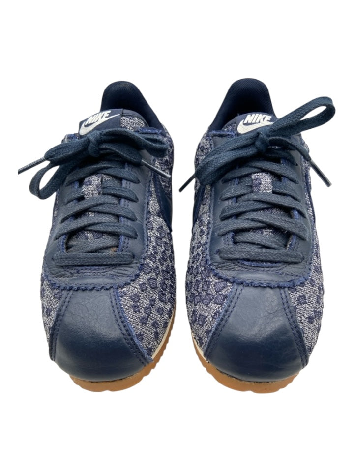 Nike Shoe Size 6 Blue & White Synthetic Knit Lace Up Abstract Round Toe Sneakers