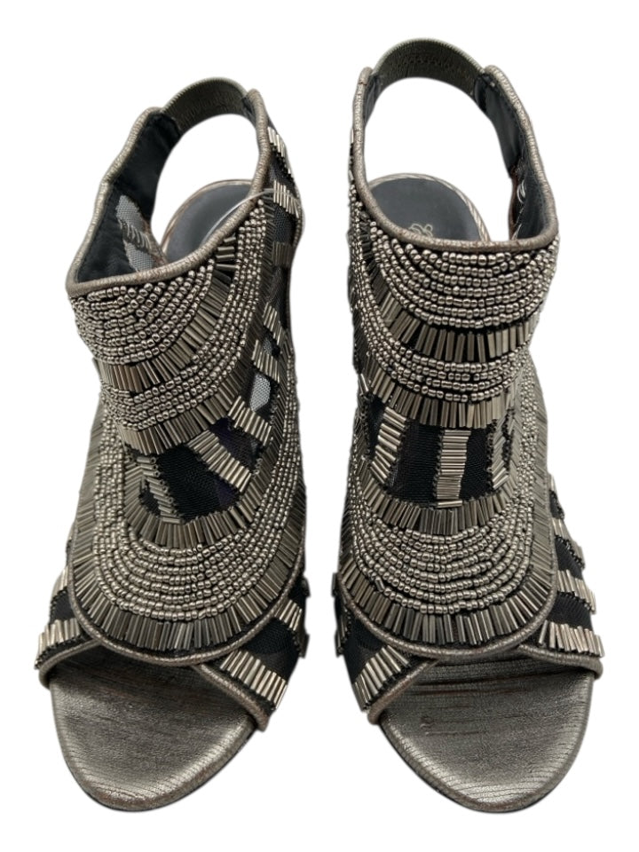 Elizabeth And James Shoe Size 6.5 Gunmetal & Silver Leather & Textile Pumps