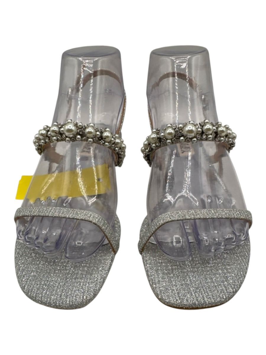 Badgley Mischka Shoe Size 6.5 Silver Leather Upper Rubber Sole Slingback Sandals