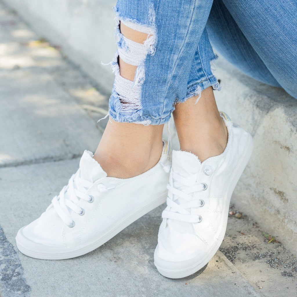 womens white fashion sneakers