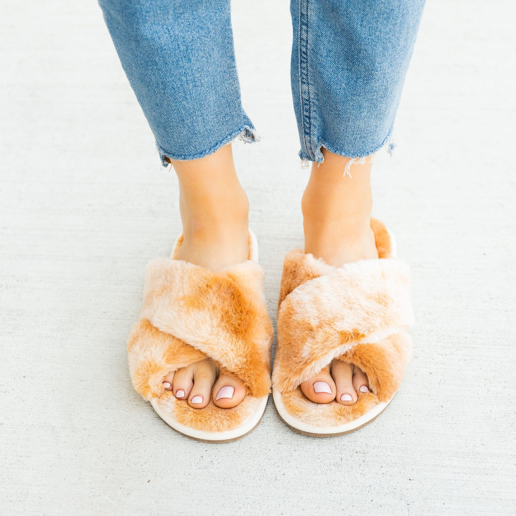 criss cross fur slides